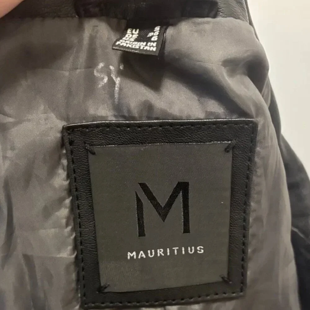 Mauritius Belted Black Leather Jacket - Women’s 4/6 - Picture 4 of 7